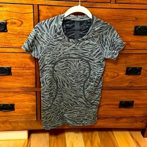 Lululemon Swiftly Tech Short Sleeve Shirt - Size 6
